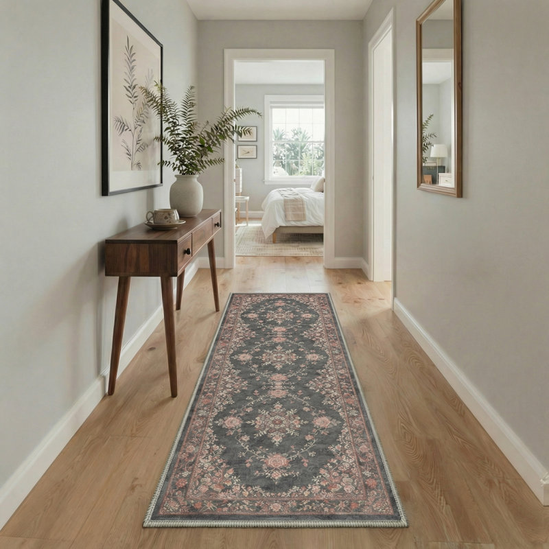 Tapis noir / rose à motif floral lavable à la machine Ocracoke, Tapis de couloir 2 pi x 6 pi