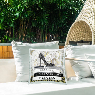 Coussin d'extérieur Glam Heel on Roses Design par Madeline Blake