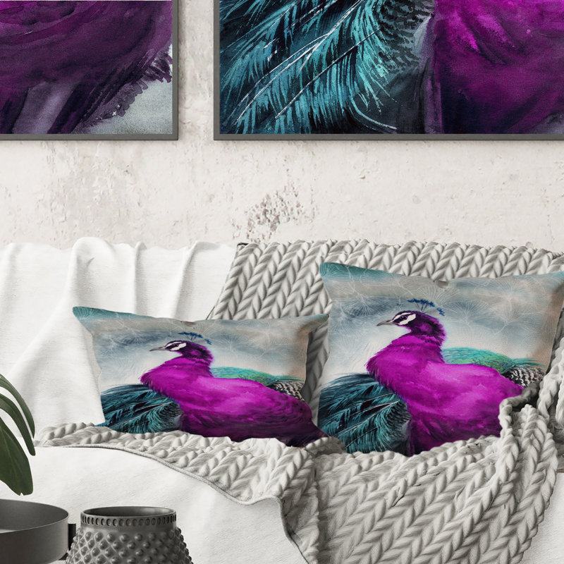 Coussin décoratif imprimé paon avec plumage mauve vif et queue violette