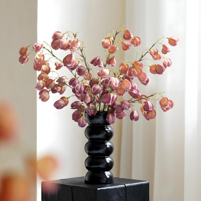 Ornements de fleurs simulées