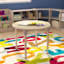 Table de classe ronde en bois à hauteur ajustable Bright Beginnings-86004676