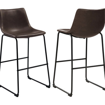 De 2 tabourets de bar bruns - sièges confortables pour les rassemblements. Revêtement bicolore. Repose-pieds relaxant. Style industriel moderne. Convient à différents espaces de rassemblement. H 39 po x l 21 po x P 19 po