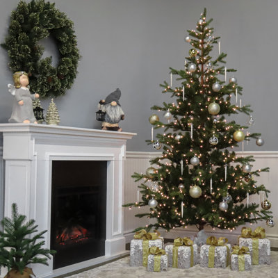 Norwegian Spruce Tree with Clear Lights