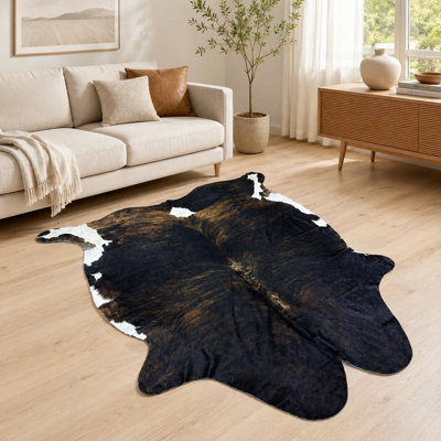 Tapis en peau de vache véritable tricolore bringé 6 x 8 - cuir véritable peau de vache - brun foncé noir blanc