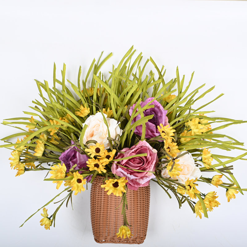 Arrangement floral de pivoine de campagne artificielle avec panier pour porte d'entrée murale