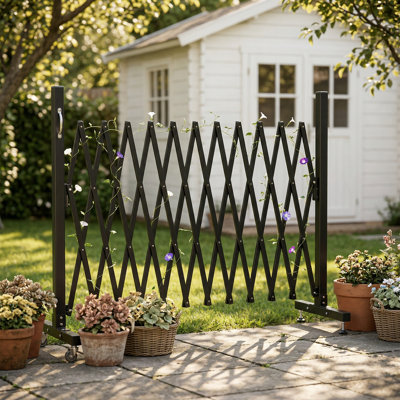 Black Extendable Metal Fencing