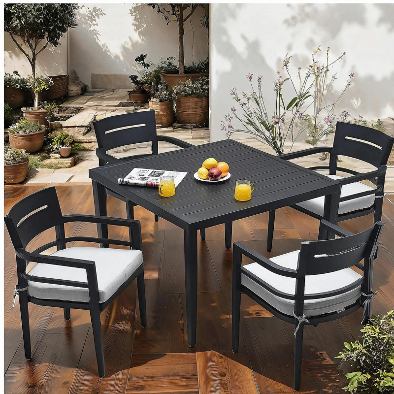 Table de salle à manger d'extérieur 40 po x 40 po avec pieds fuselés et trou pour parasol