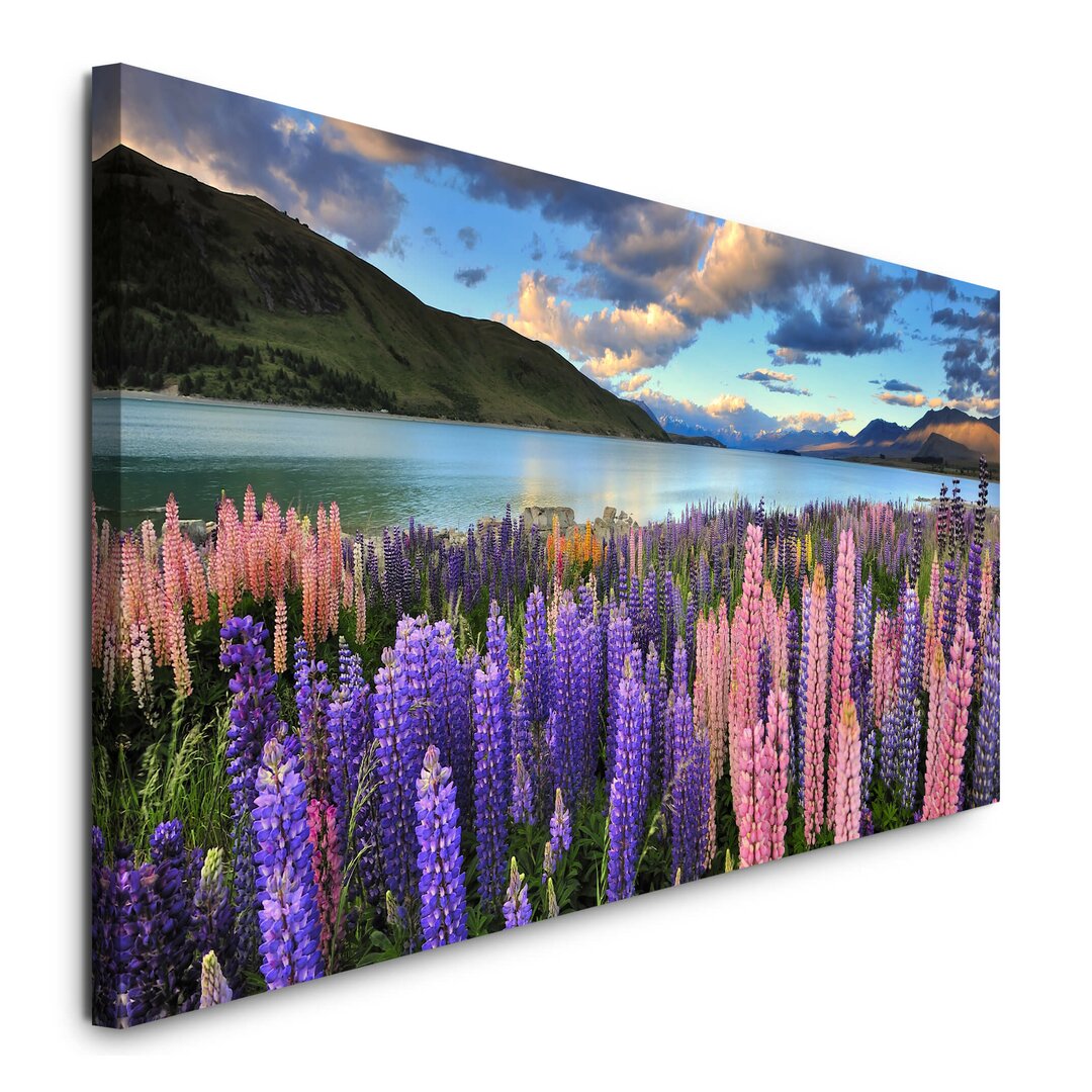 Leinwandbild Blumen am See