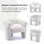 Fauteuil moderne rembourré à larges accents-1253259910