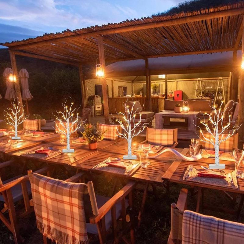 4 pièces de bouleau de table éclairé à piles pour des décorations de Noël