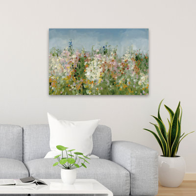 Art sur fond bleu et floral