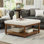 Grande table basse avec repose-pieds carré rembourré en lin capitonné, repose-pieds robuste avec tablette en bois massif et fabrication durable