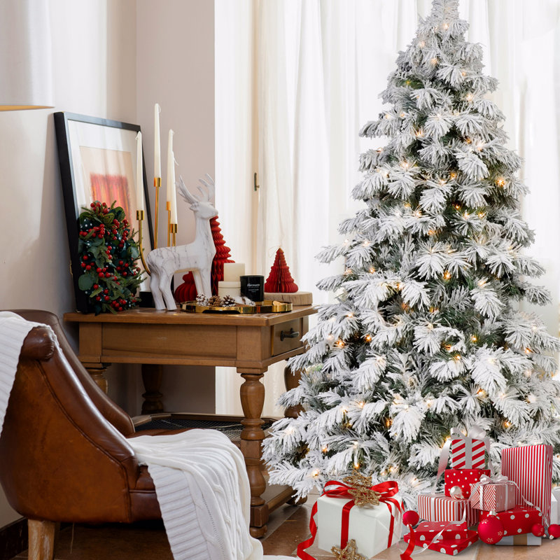Arbre de Noël en forme d'épouvantail enneigé 6 pi avec 270 lumières DEL blanc chaud, 594 pointes de mémoire en PVC, poteau électrique et structure à charnières