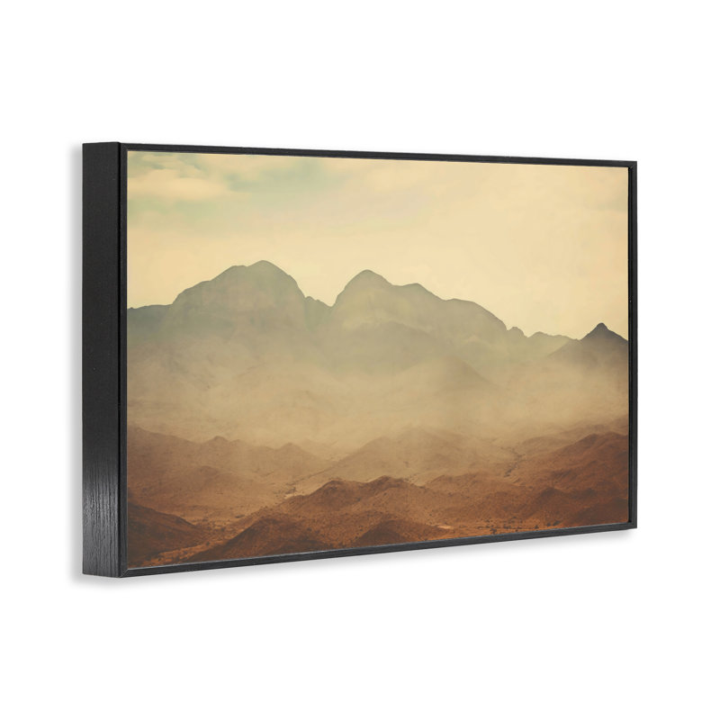Giclée encadrée Hazy Desert Mountain, design par Creative Studio, H 12 po x l 18 po, Giclée encadrée noir minuit