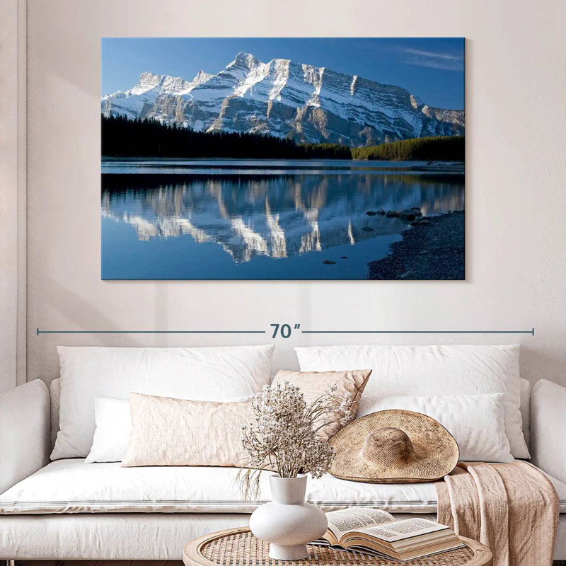 Alvord Lakeside Mountain Reflection, H 34 po x l 51 po