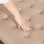 Banc de lit rembourré avec appui-tête et capitonnage à boutons-904778339-904778343