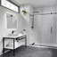Robinet de lavabo vasque de salle de bain monotrou ANZZI à poignée simple avec drain escamotable en noir mat et or brossé-87497599