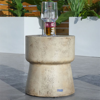 Table d'appoint d'extérieur 17,91 po x l 17,91 po Lois