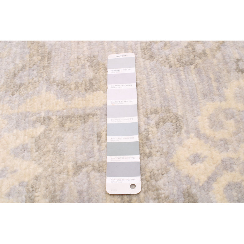 Tapis gris clair Mystique 9 pi 0 po x 12 pi 3 po