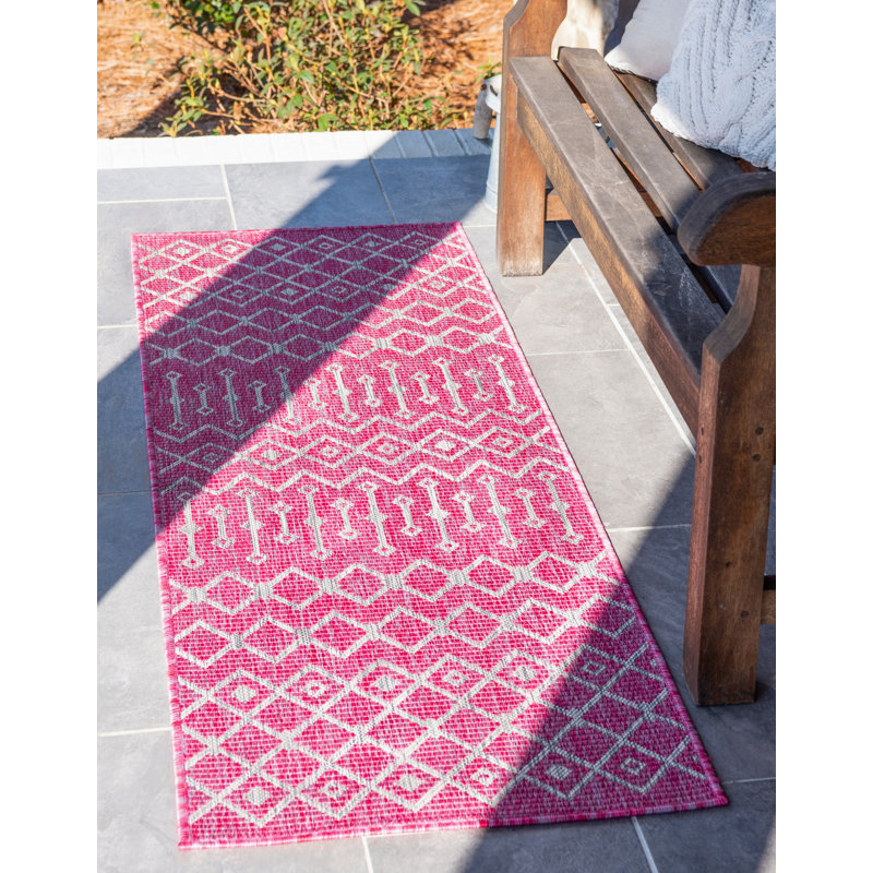 Avah Geometric Indoor / Outdoor Rug, Runner 2' x 6'1"