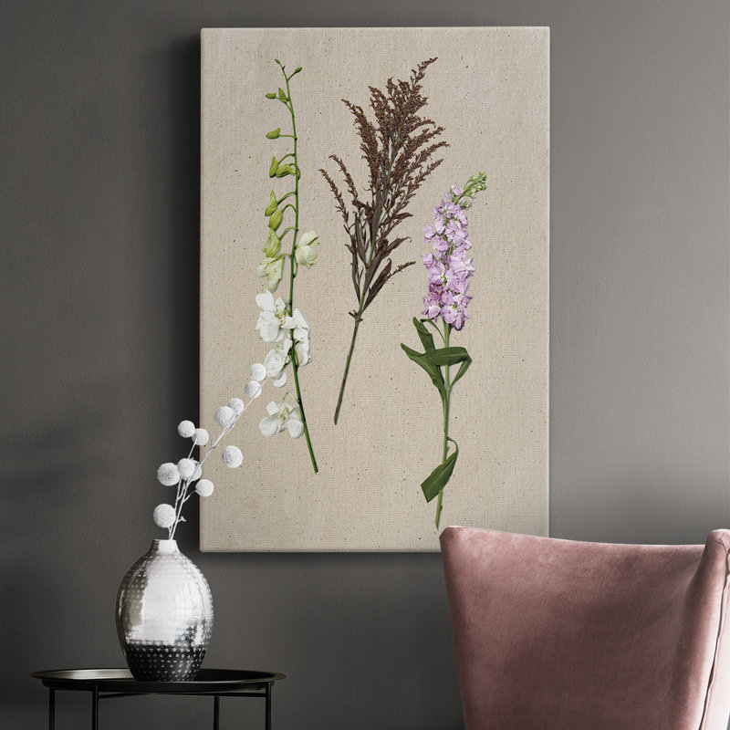 Jolies fleurs pressées IV - peinture sur toile tendue, H 36 po x l 24 po x P 1 po