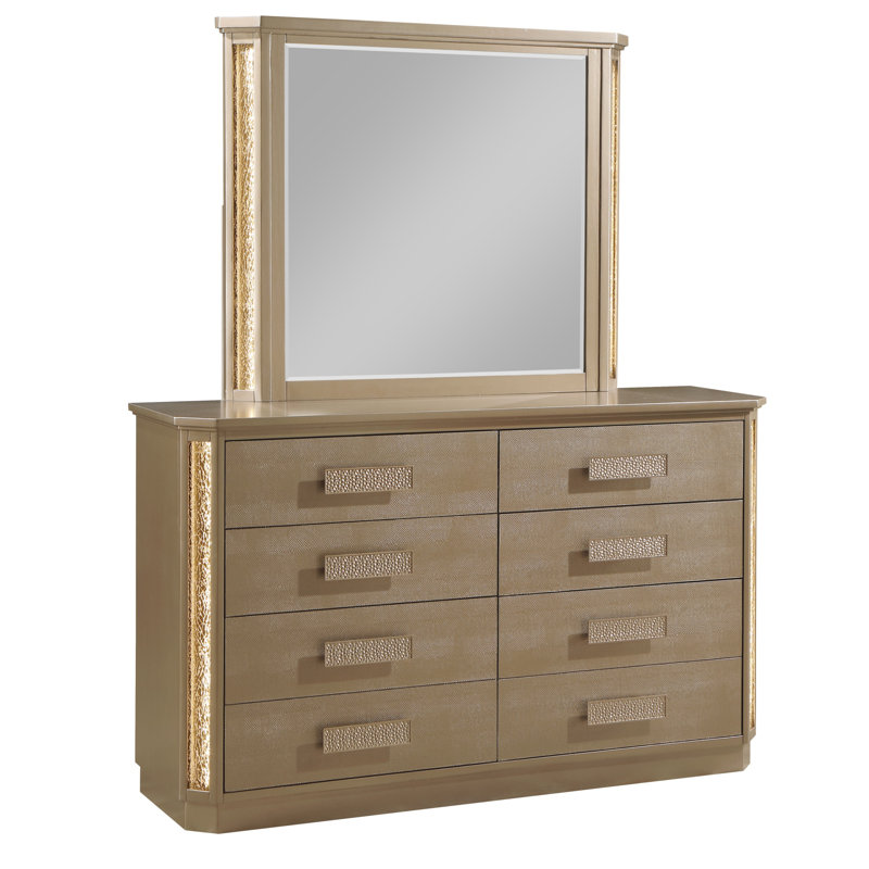 Commode en bois au fini doré (commode)