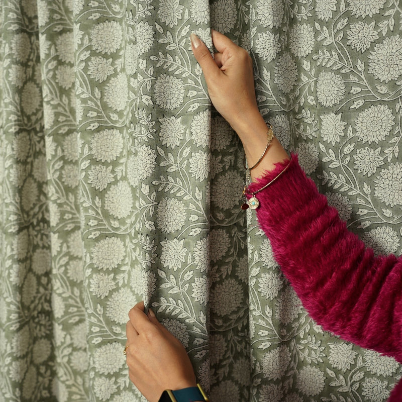 Rideau en lin fabriqué à la main vert à motif floral Rajat , L 54 po x L 36 po