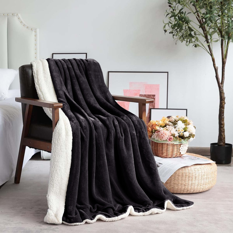 Jeté réversible en molleton Sherpa Plush - Couverture douce et chaude pour lit et canapé, Jeté (50 inc. X 60 inc.), Noir