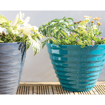 Norval Lightweight Recycled Plastic Garden Pot Planter Vale Planter with In-Built Saucer - L40 x W40 x H30 cm