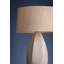 Lampe de table Colwyn en laiton vieilli et céramique colombe blanche-112654856-112654851