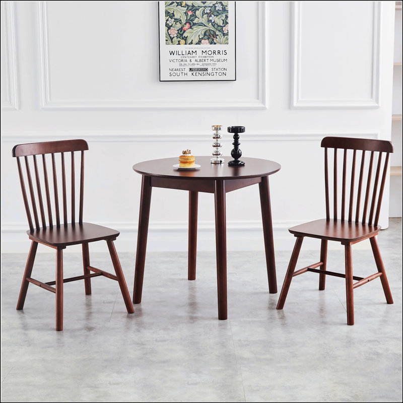 Table ronde en noyer, Noyer