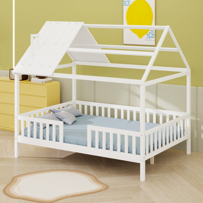 Lit en bois avec clôture