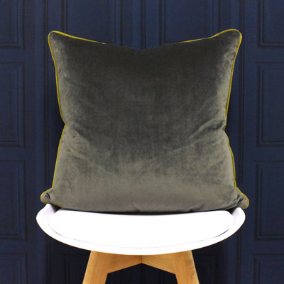 Oliver Square Throw