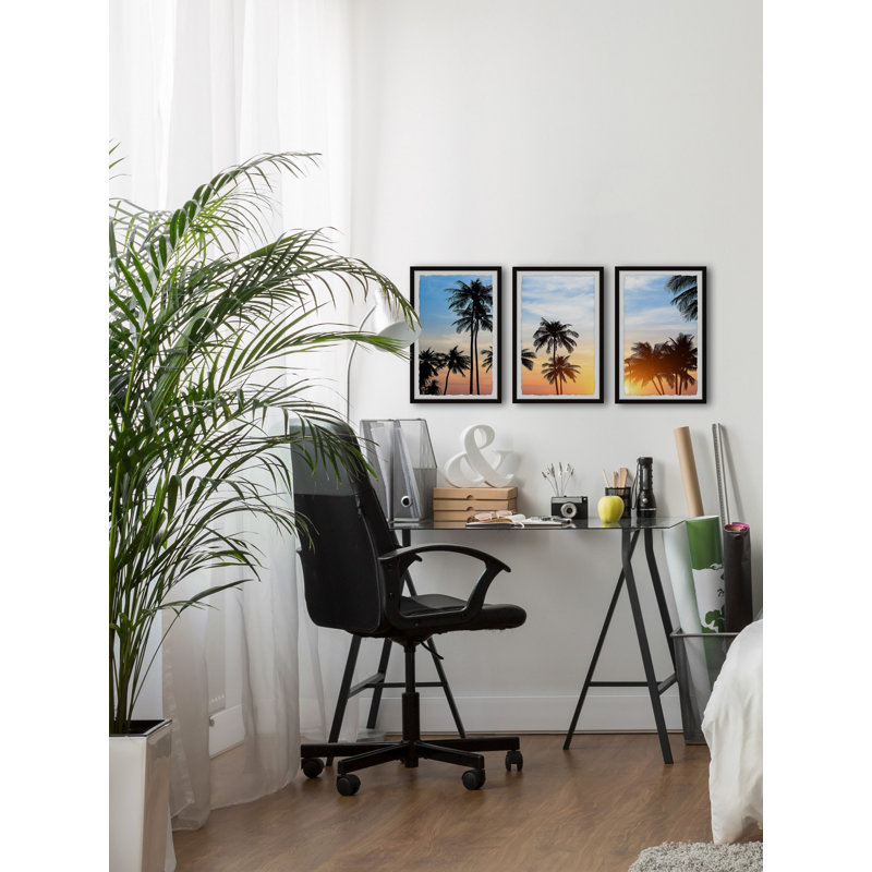 «Palm Trees Sunset» par Marmont Hill - ensemble de 3 photos encadrées, H 24 po x l 16 po