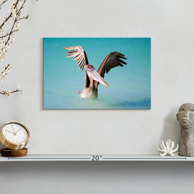 Pélican avec ailes déployées, H 8 po x l 12 po
