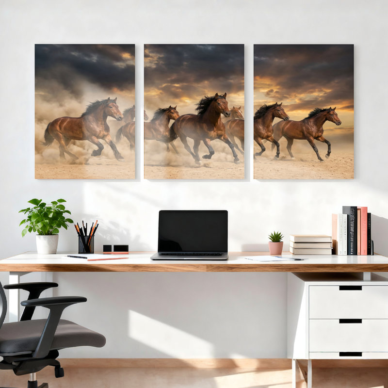 Ensemble de 3 tableaux sur toile représentant des chevaux au galop au coucher du soleil, 1624