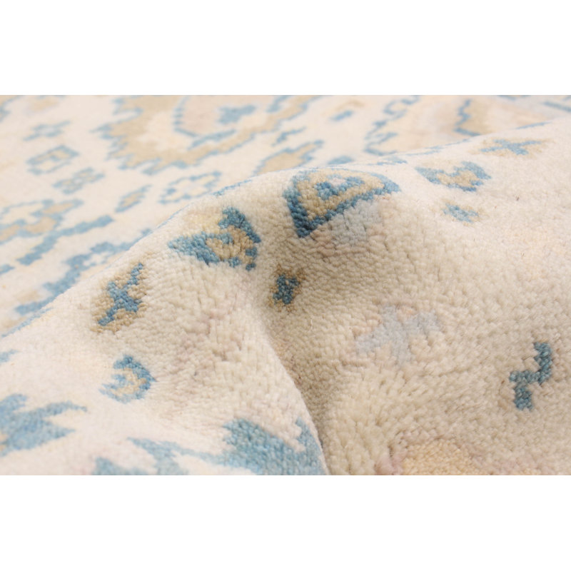Tapis crème unique 2 pi 7 po x 9 pi 7 po Aiva