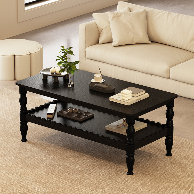 Table basse rectangulaire noire à 2 niveaux avec tablette de rangement Wave-Edge et pieds sculpturaux en bois massif