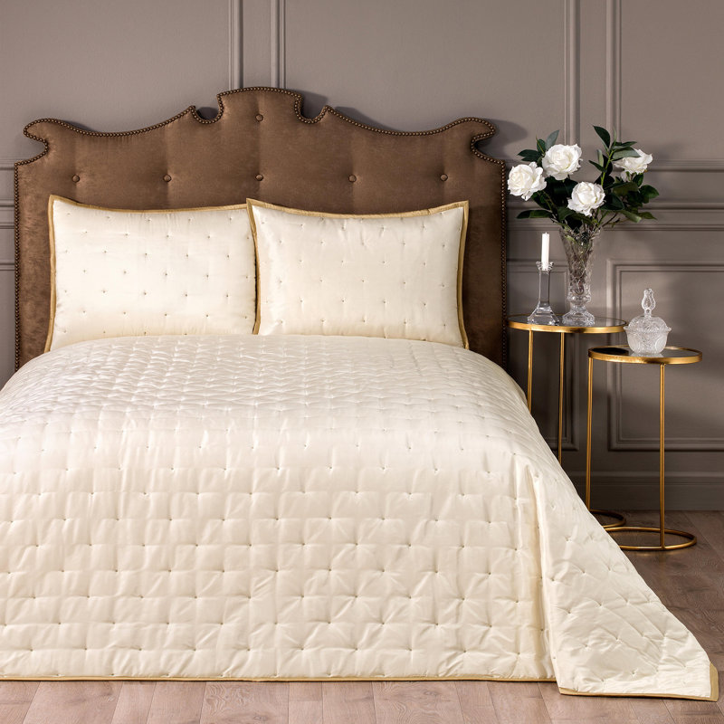 Louis Polyester Quilted