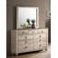 Ensemble de chambre à coucher contemporain à finition blanche délavée avec lit-bateau très grand, commode, miroir, deux tables de chevet, commode