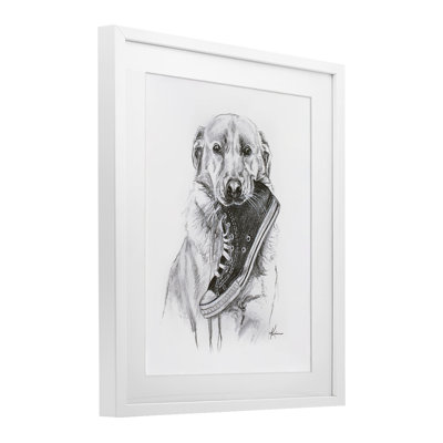 Golden Retriever Biting Sneaker, reproduction encadrée sous verre, design par Lindsay Kivi Fine Art