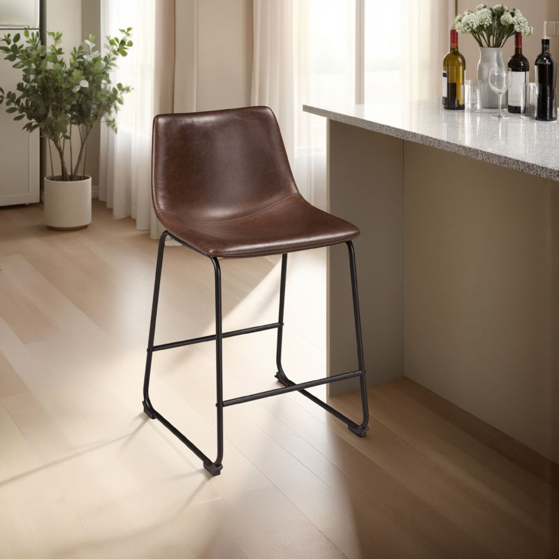 Ensemble de 2 chaises à hauteur de comptoir Tia, similicuir brun, siège baquet