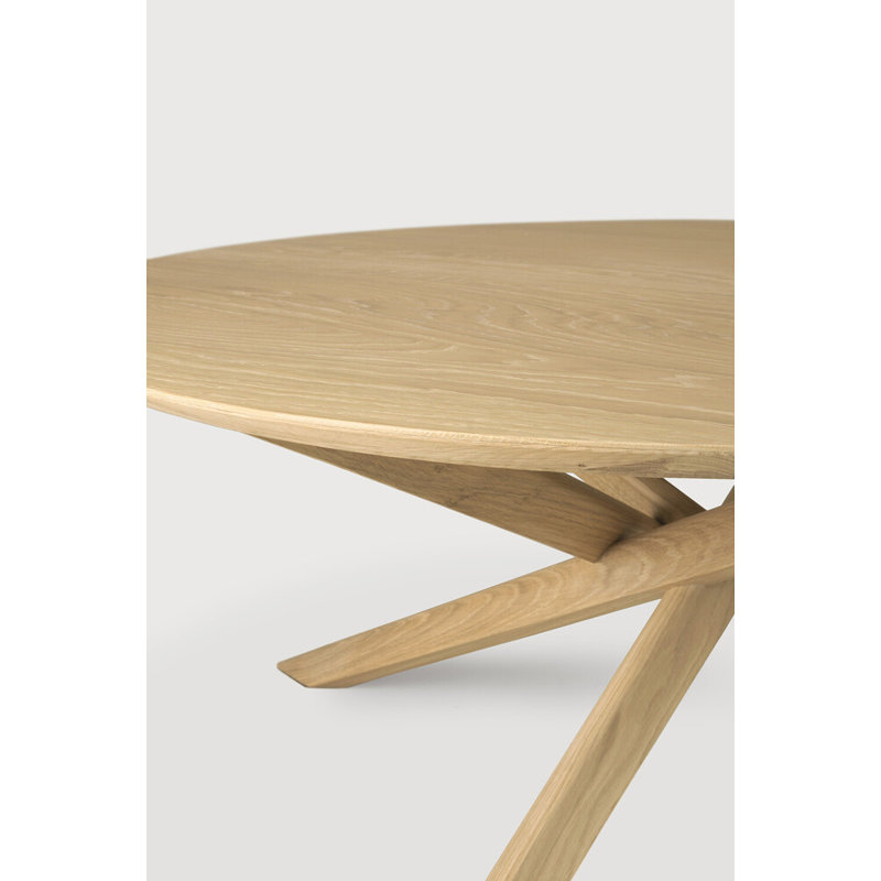 Mikado Solid Wood Coffee Table, 16" H x 39.4" L x 39.4" W, Natural Oak