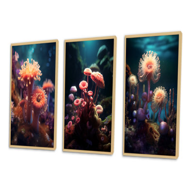 «Beautiful Deep Sea Anemones In Pink And Blue II», 3 pièces sur toile