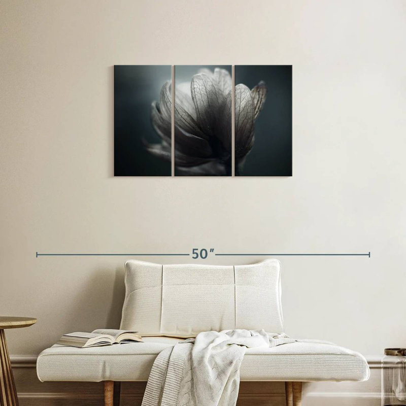 Harnek Luminous Flower, 20" H x 33" W