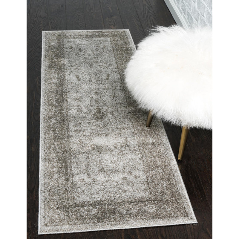Henretter Oriental Indoor Rug, Runner 2'7" x 10'