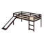 Lit mezzanine simple en bois massif avec glissade, cadre de lit superposé espresso pour enfants avec garde-corps et lattes