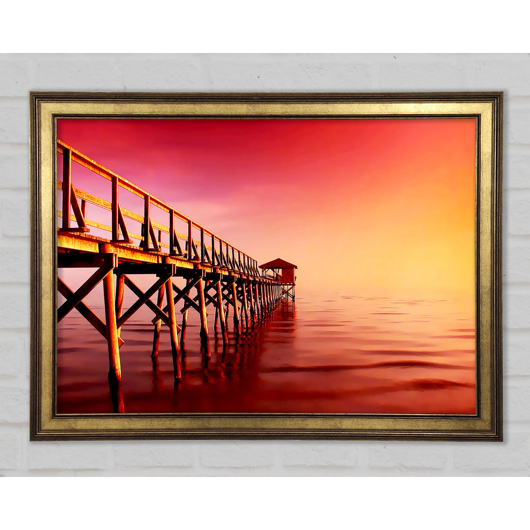 Tranquil Ocean Pier Pink Gerahmter Druck