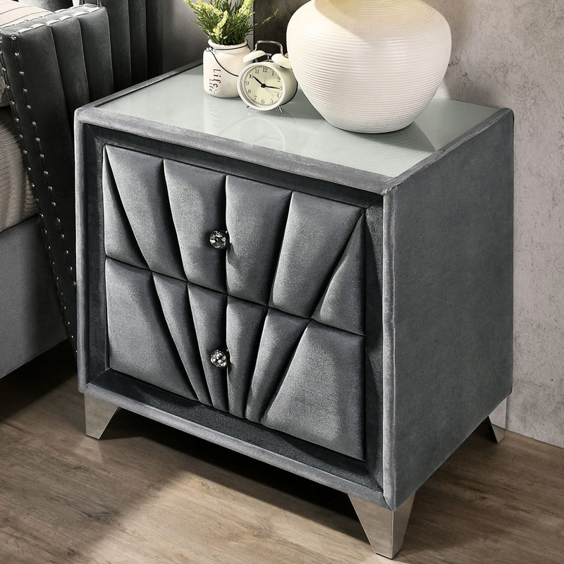 Table de chevet en tissu gris, 2 tiroirs, pieds, acrylique imitation cristal, structure entièrement rembourrée, plateau en verre, velours classique pour accessoires de chambre à coucher, design moderne