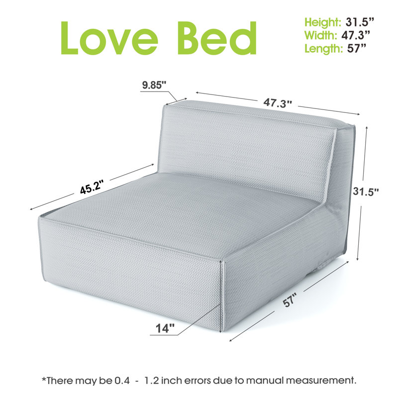 Pouf double extérieur, garni de mousse et recouvert de tissu oléfine hydrofuge, idéal pour une terrasse de piscine ou un patio.